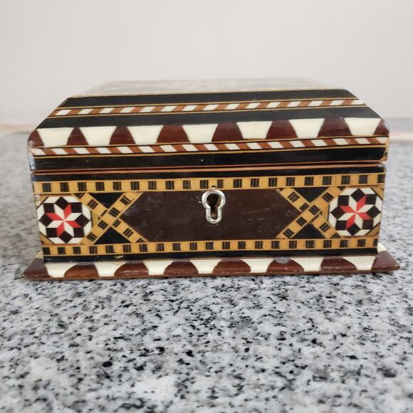 VTG Locking Wood Marquetry Handmade Jewelry Trinket‎ Box Intricate Inlaid w/ Key - Picture 9 of 16